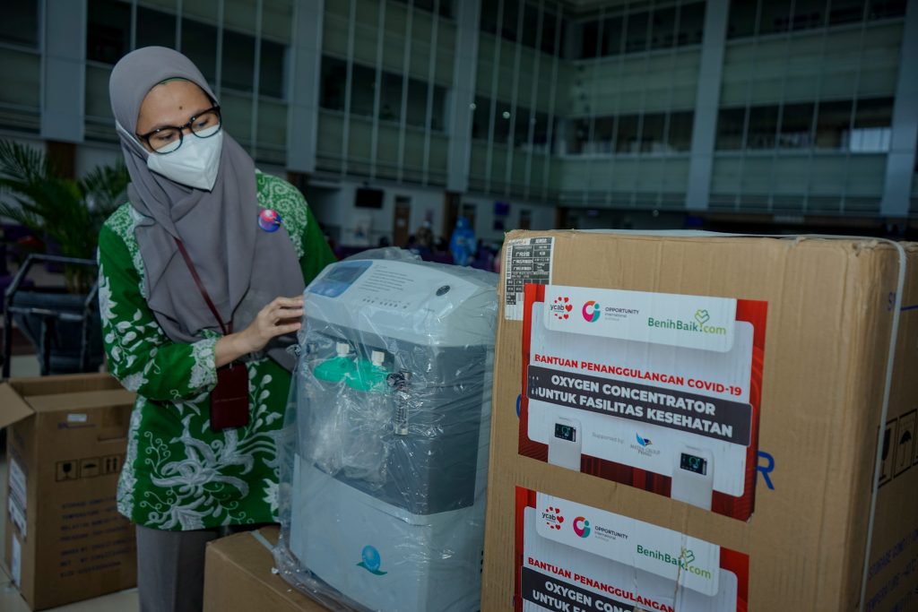 Oxygen Concentrator Aid to RS Permata Cirebon