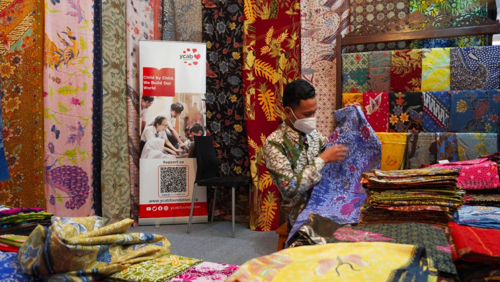  37 established batik businesses have succeeded in creating jobs, and 4 villages assisted by RBB Semarang have become batik villages. 