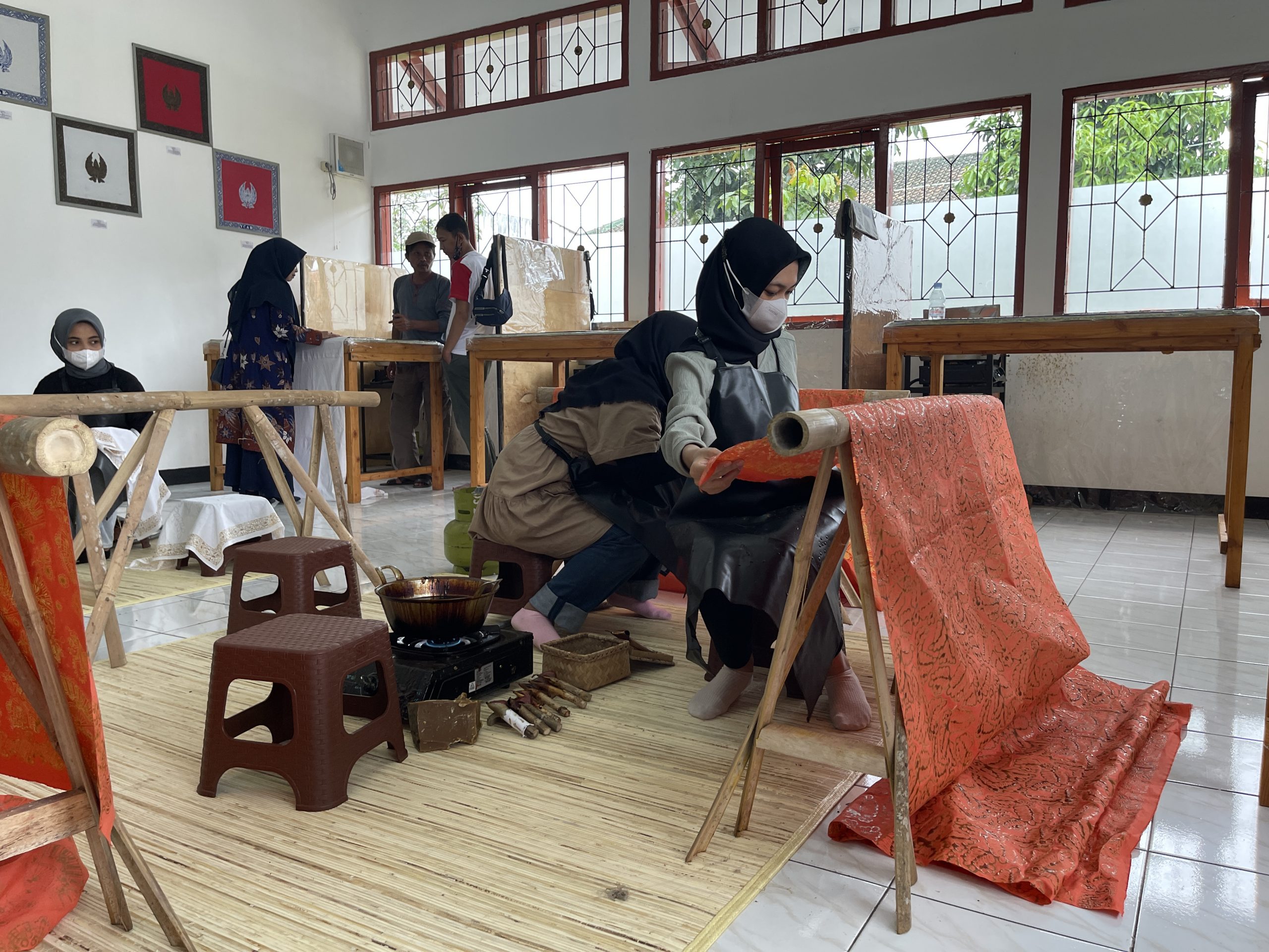 Batikpreneurs are taught basic design skills, entrepreneurship, and work readiness.